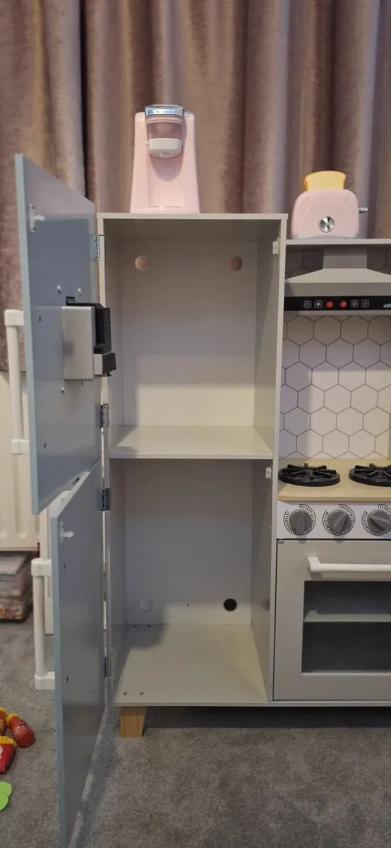 Childrens Wooden Play Kitchen - Image 2