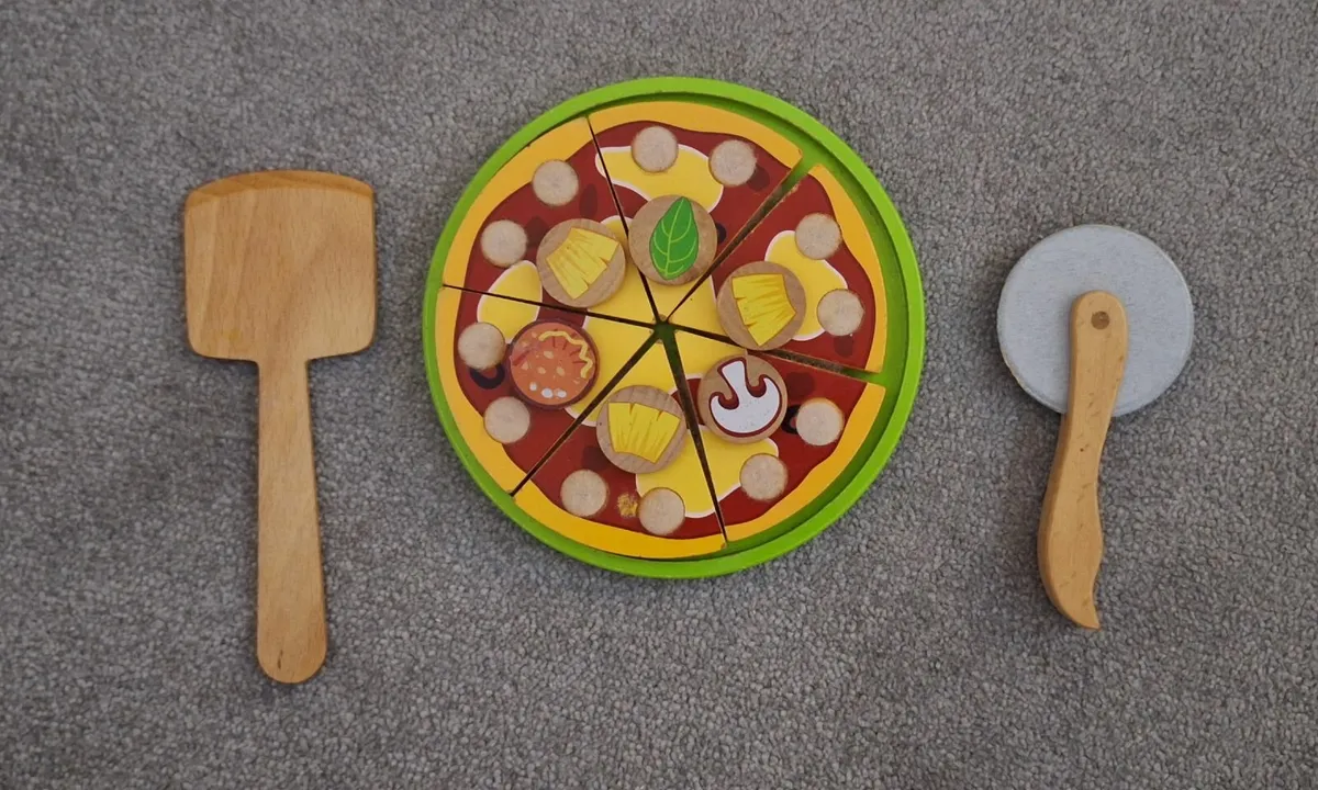 Childrens Wooden Play Kitchen - Image 4