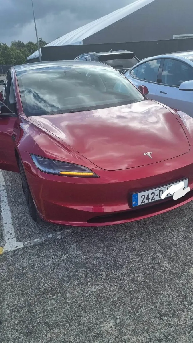 Tesla Model 3 2024