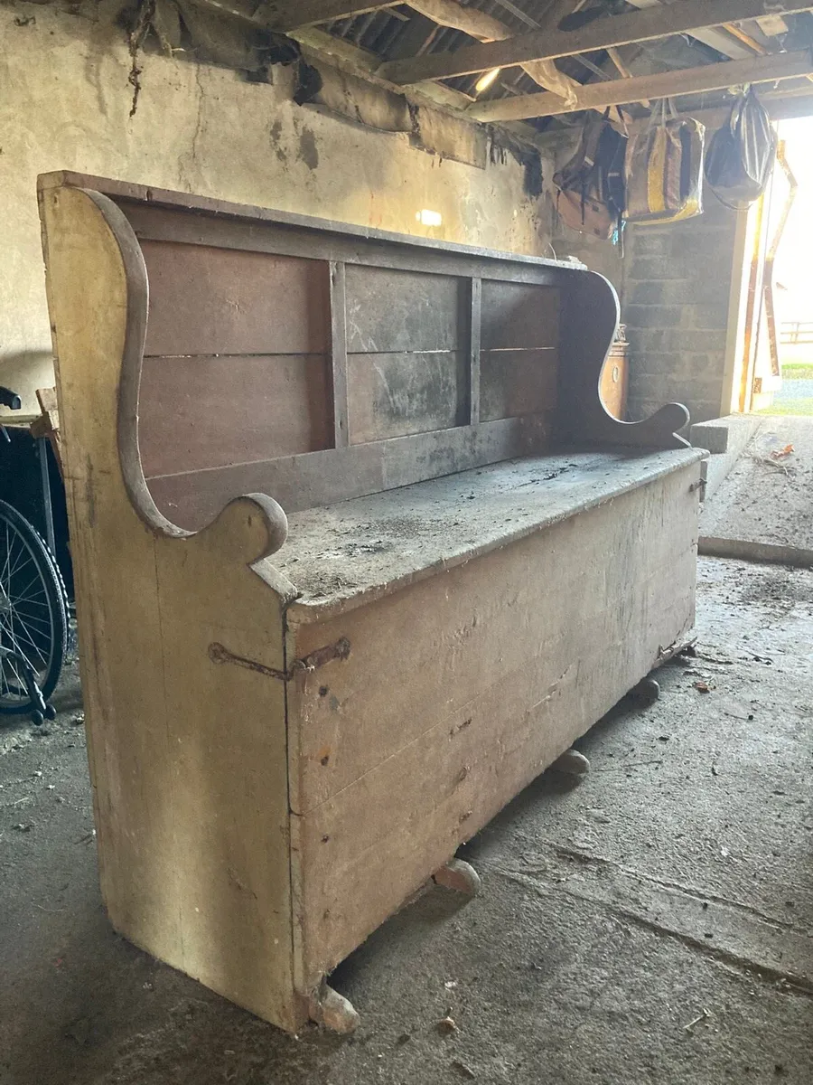 Antique Settle Bed