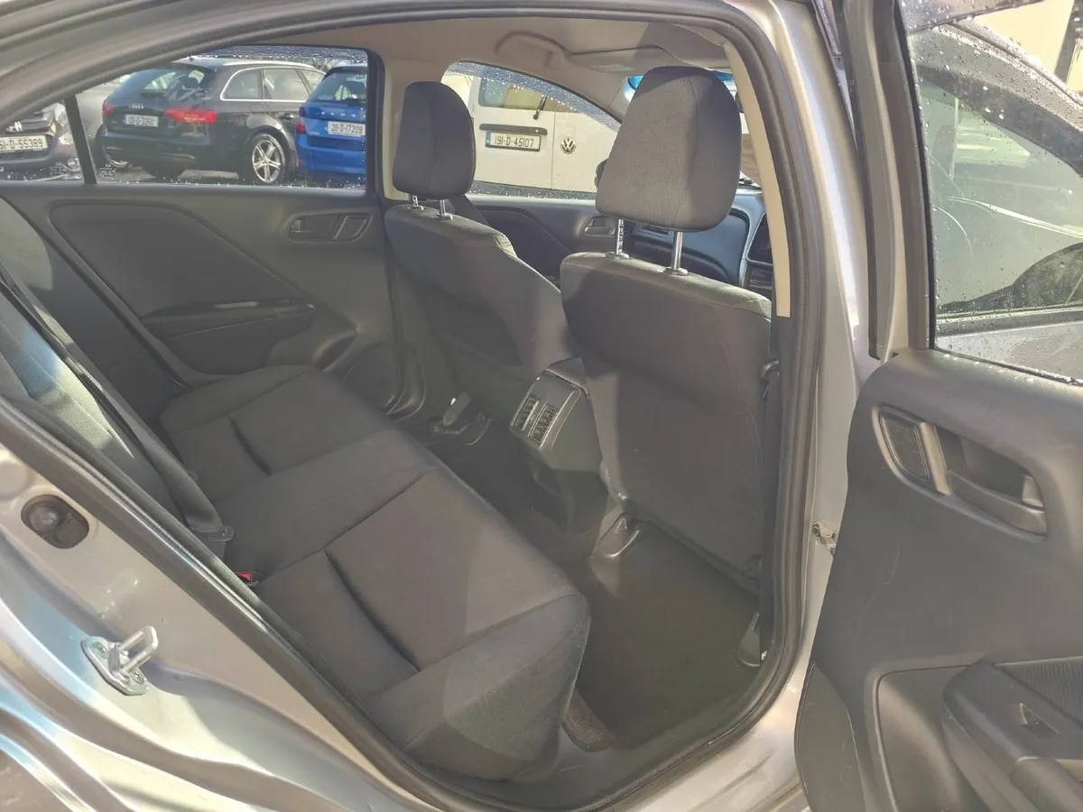 Honda Grace 162 Automatic 1.5 Hybrid New Nct 12/27 - Image 4