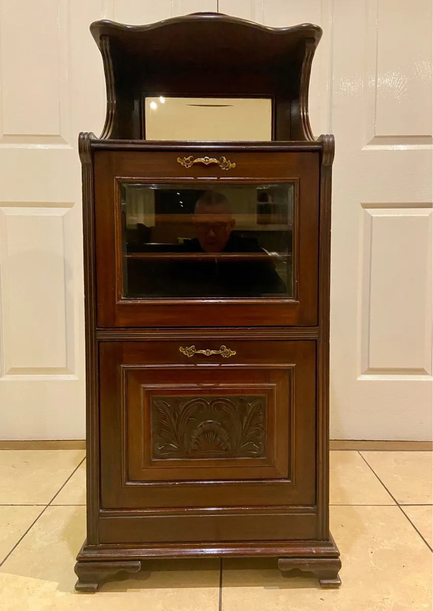Victorian walnut music cabinet - Image 1