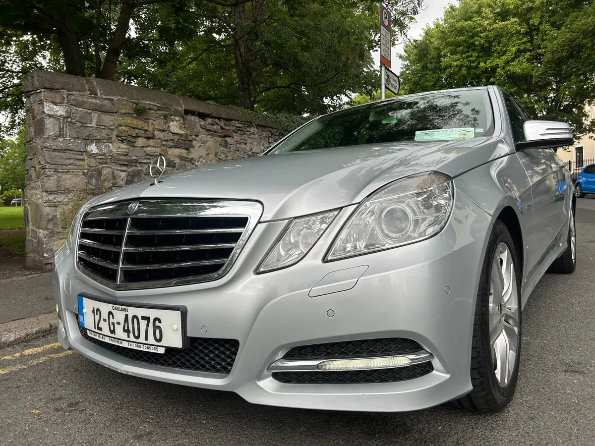 2012 MERCEDES E CLASS AUTOMATIC LEATHER INTERIOR - Image 1