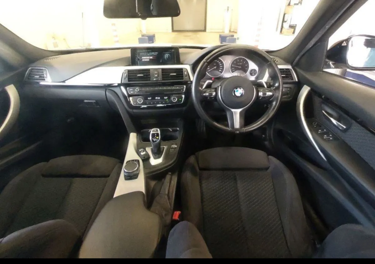 2017 BMW 3 SERIES 320i M-SPORT - Automatic - Image 4