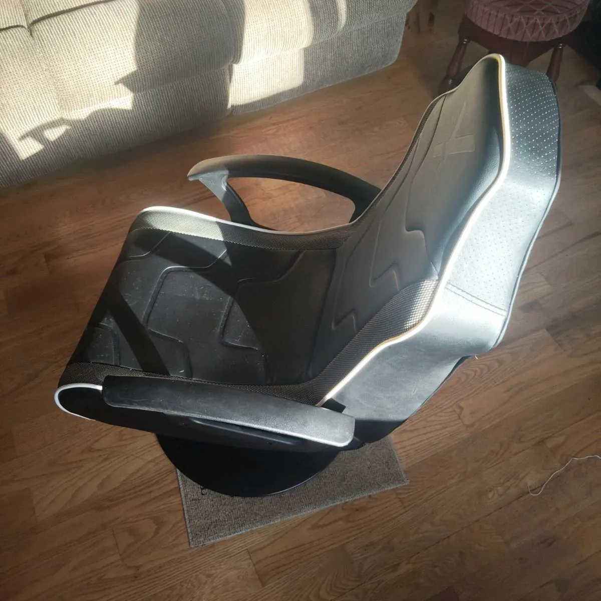 Gaming Chair- NEW - Image 3