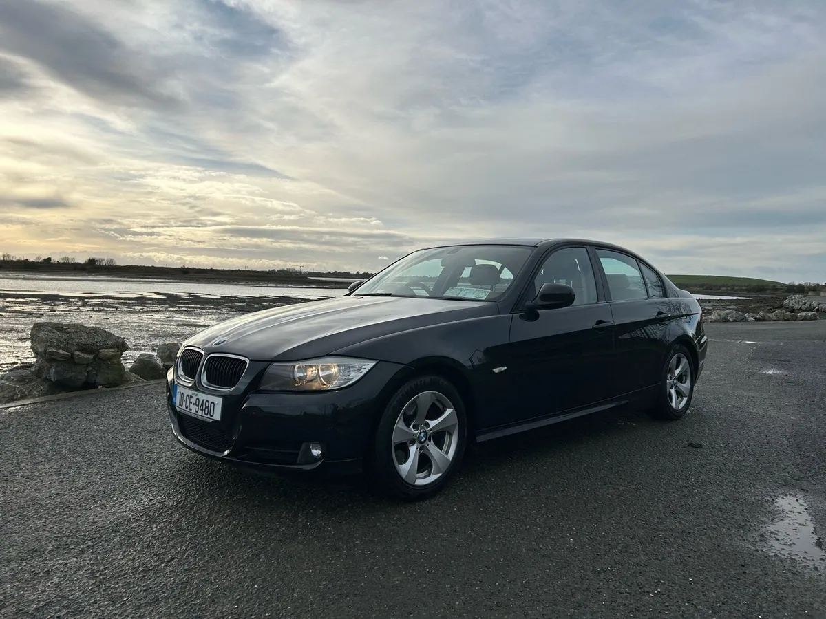 BMW 320d - Image 1