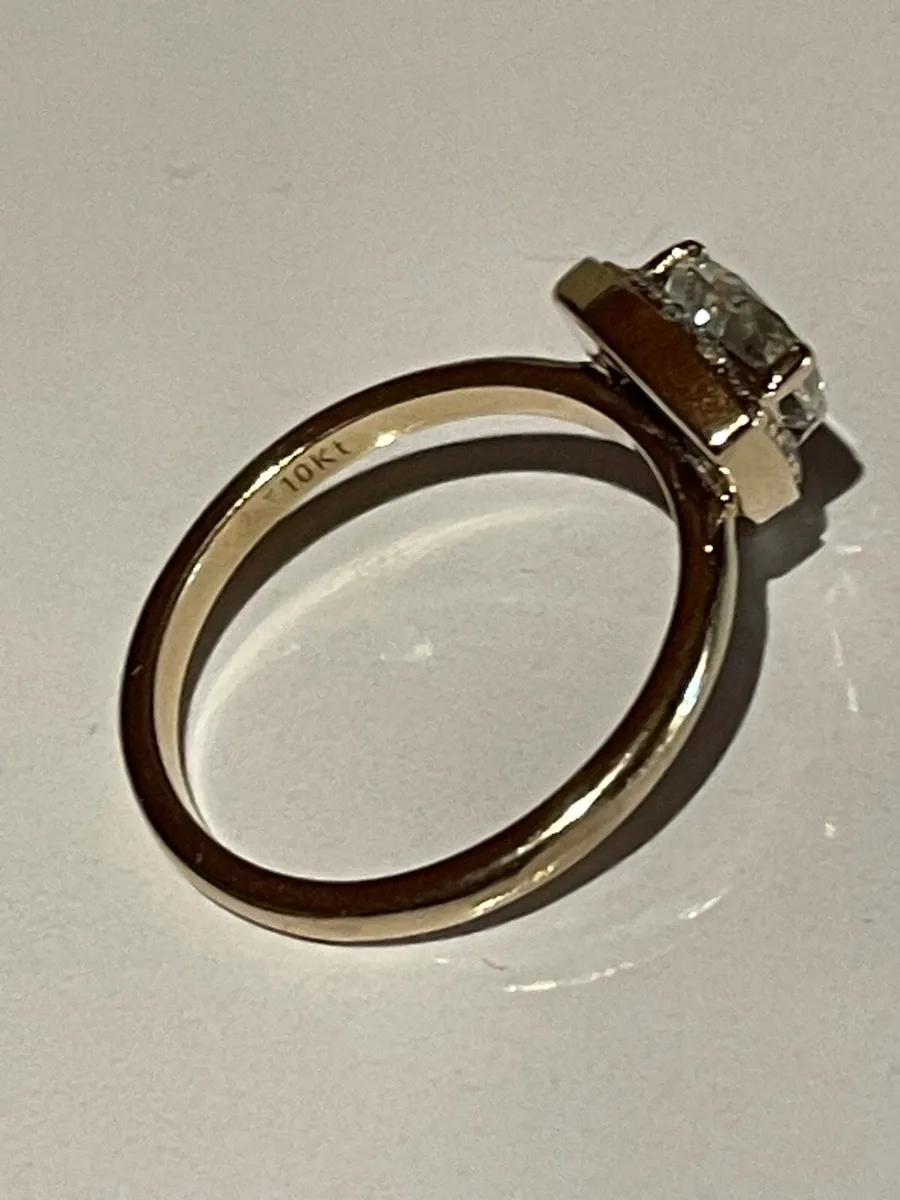 10ct Gold Ring - Image 4