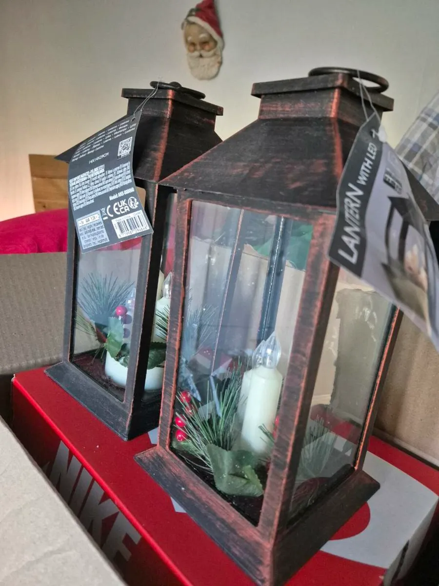 2 beautiful  battery operated lanterns - Image 1