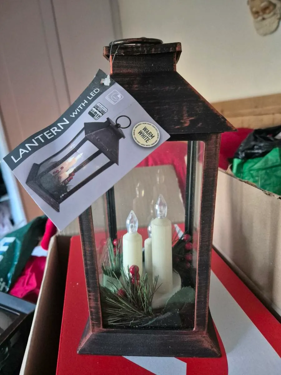 2 beautiful  battery operated lanterns - Image 2