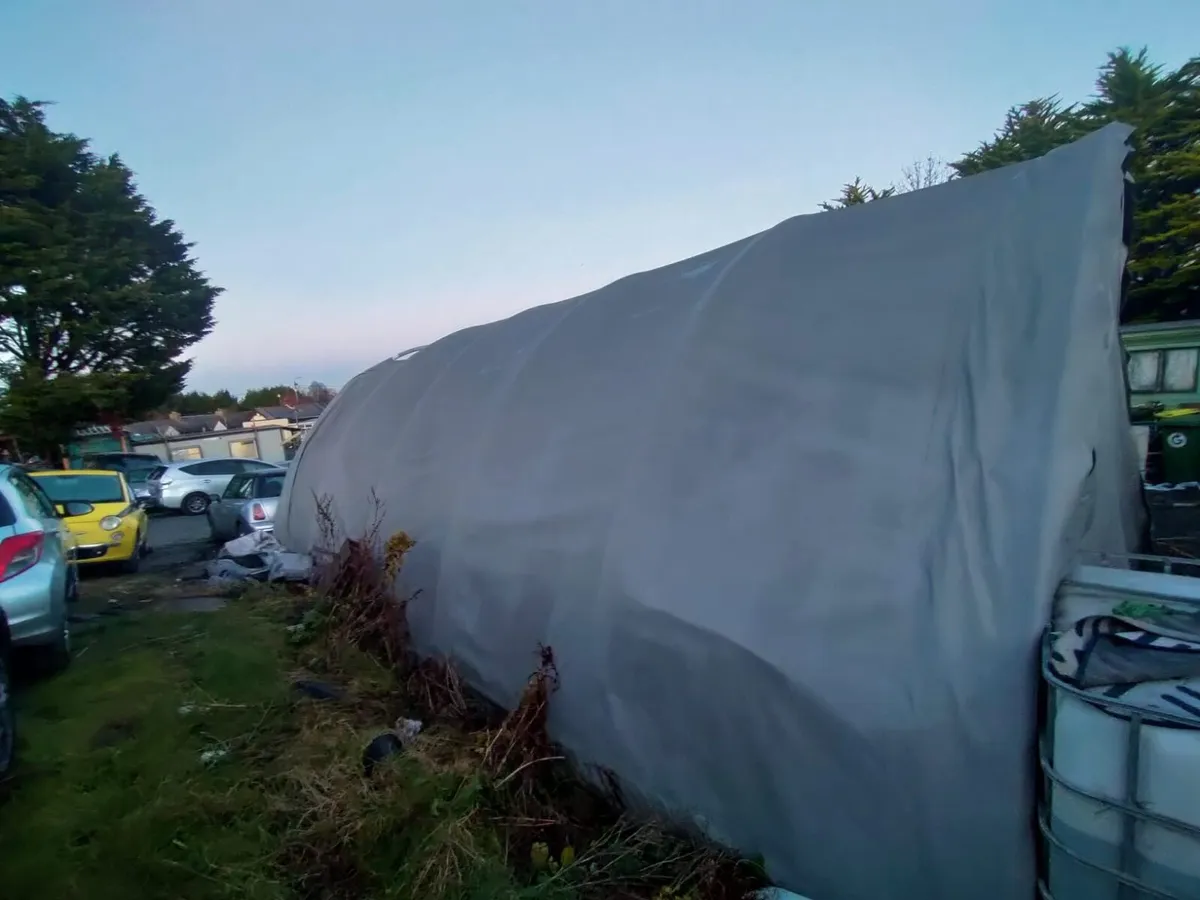 Large steel Shelter - Image 2