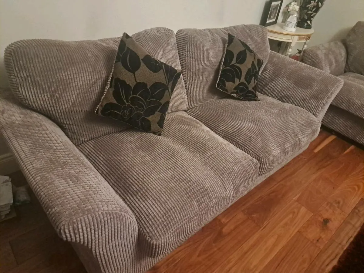 Set of 3 Sofas. - Image 2
