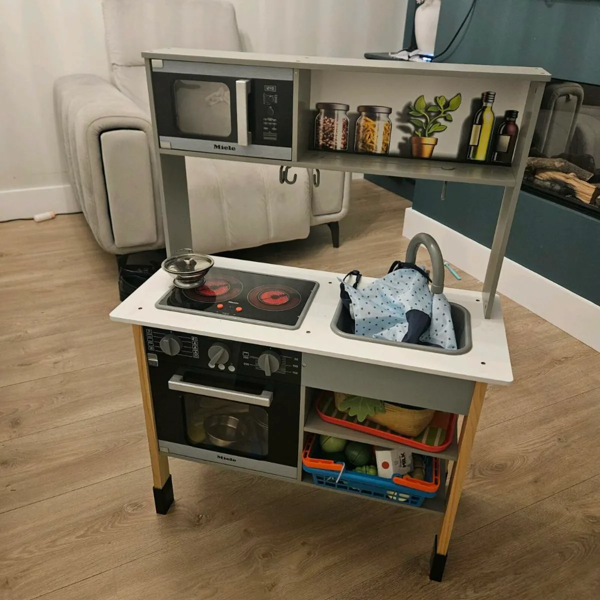 Child play kitchen - Image 1