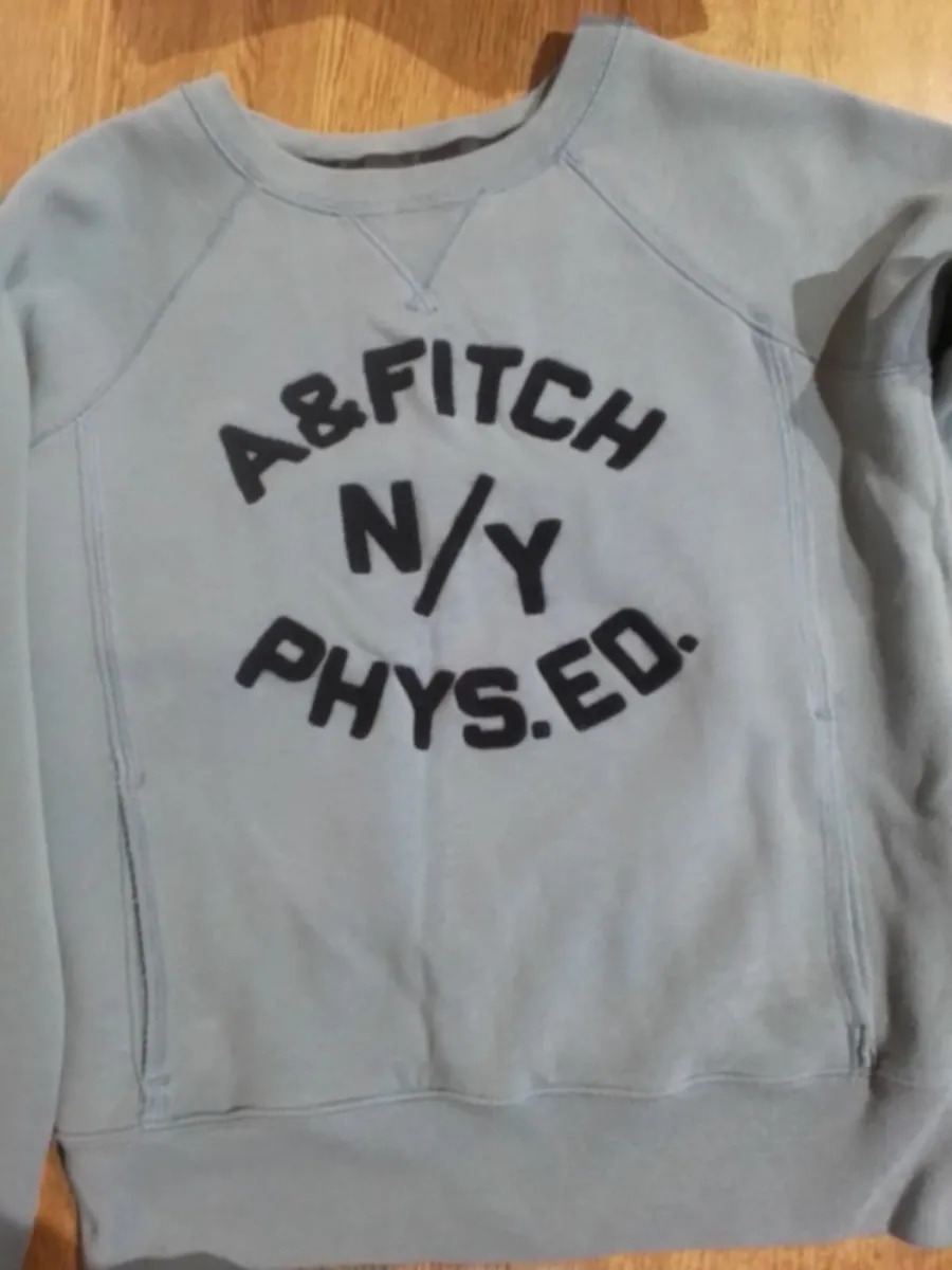 Abercrombie & Fitch sweatshirt - Image 3