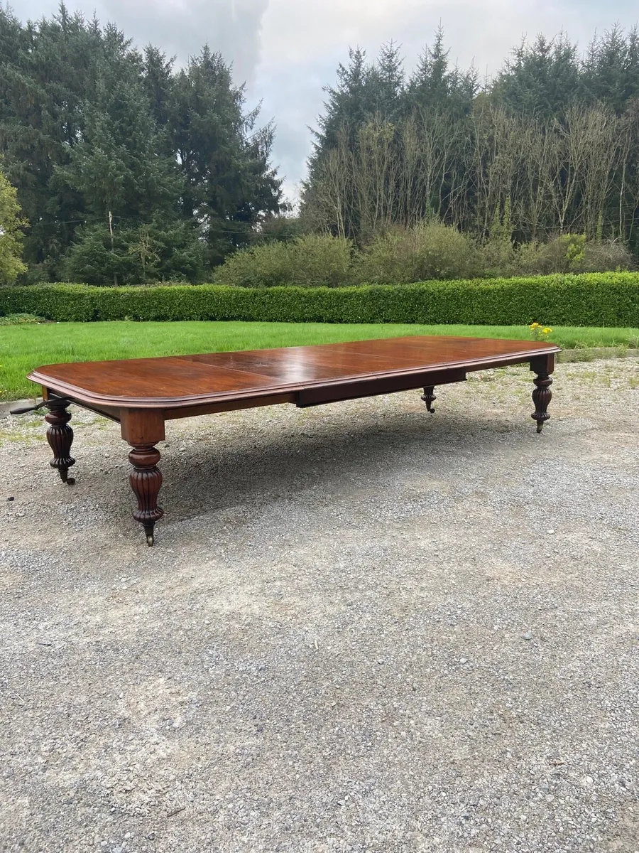 1820s sixteen seater dining table - Image 1