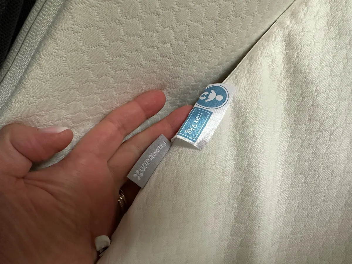 Uppababy Grey Bassinet - Image 4