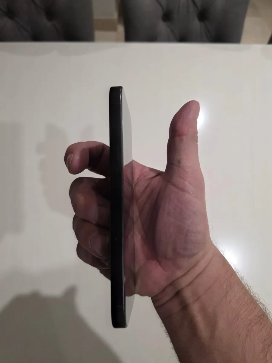 iPhone 16 pro 128GB black Like new condition - Image 3