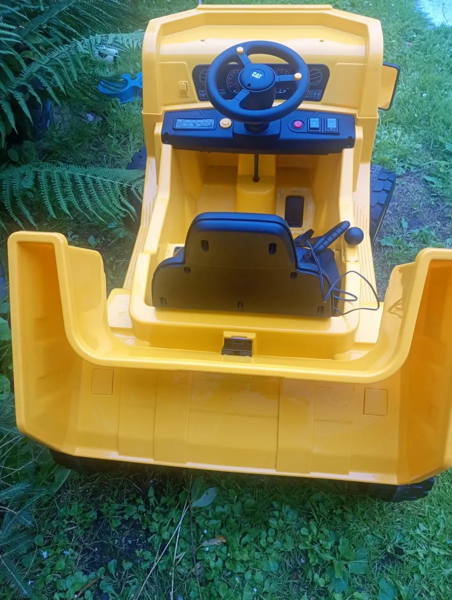 CAT 12 V Electric Tipper Truck - Image 2