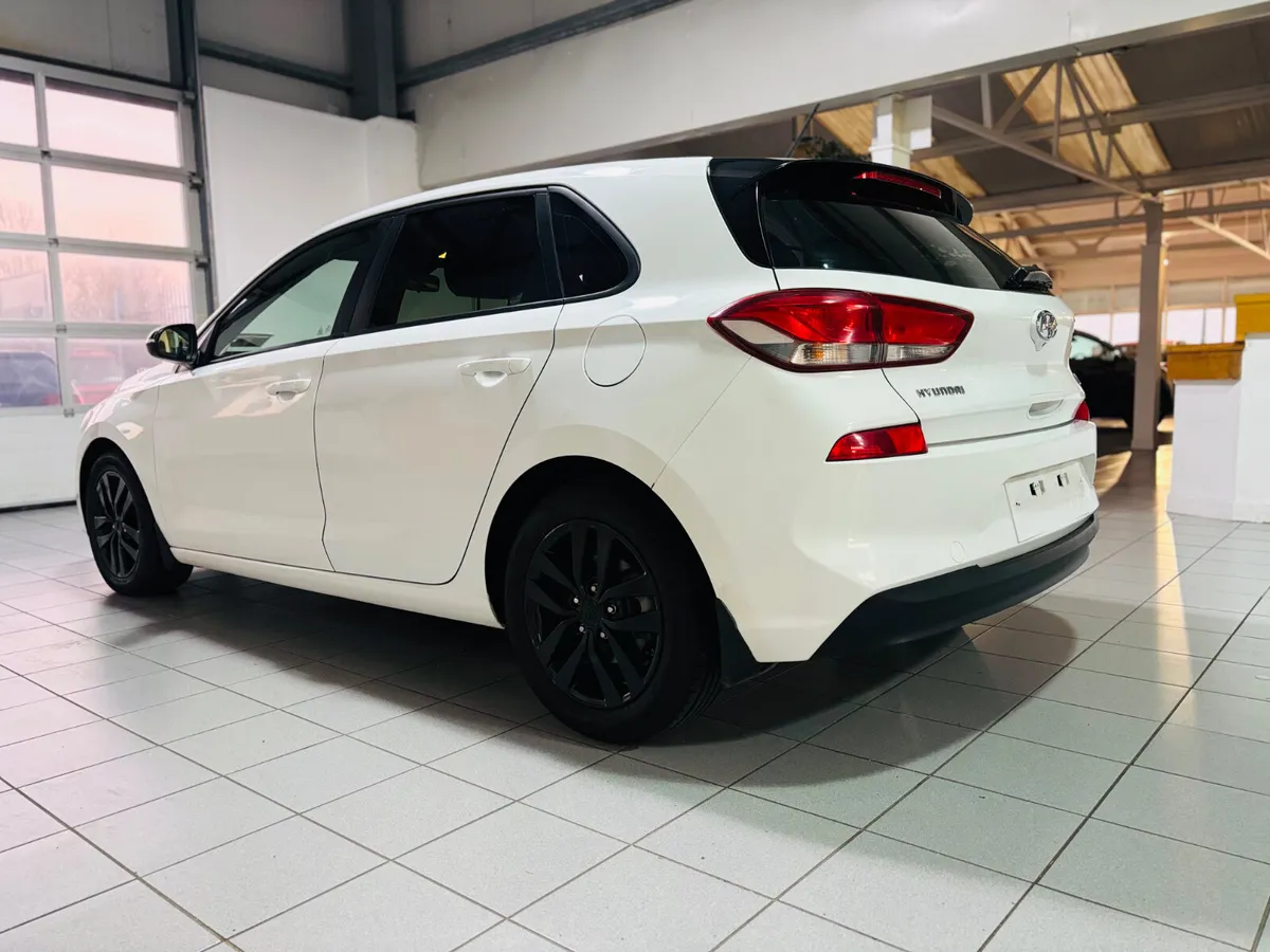 Automatic Hyundai i30 2018 - Image 3