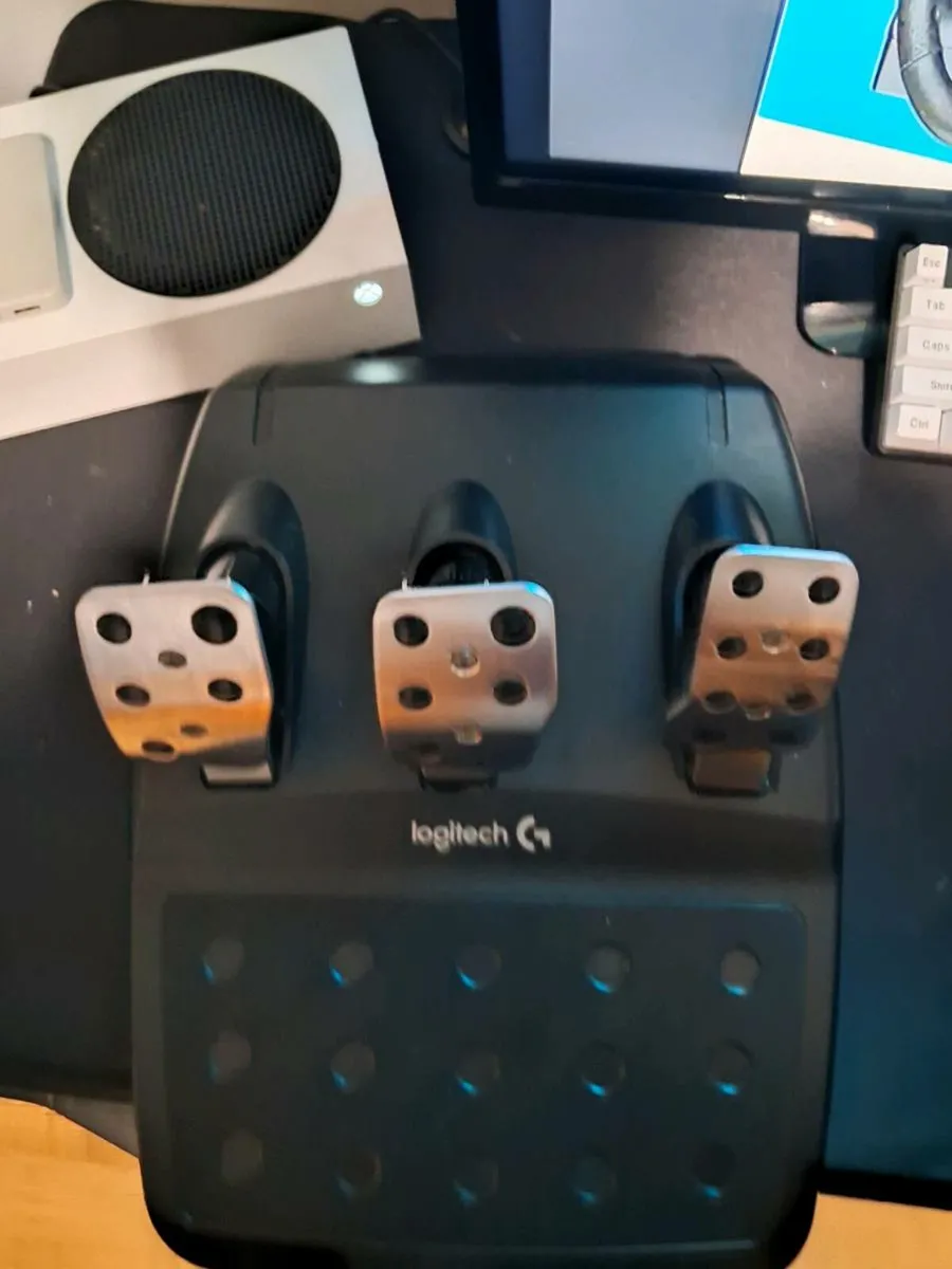 Logitech g920 bundle - Image 1