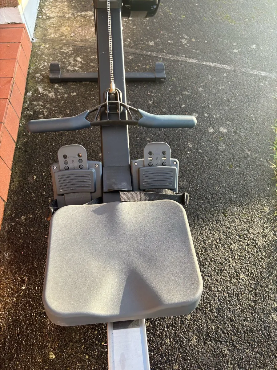Concept 2 Rowing Machine Pm5 - Image 4