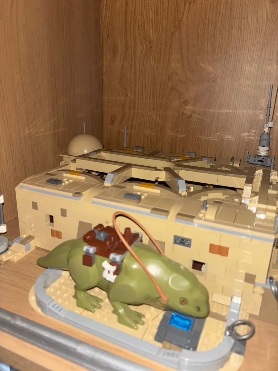 Lego Mos Eisley Cantina - Image 1