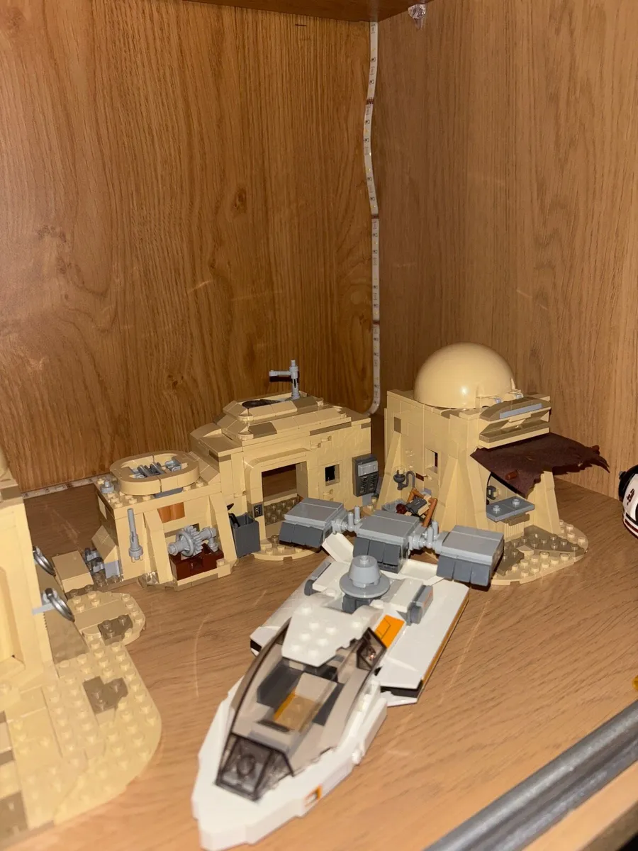 Lego Mos Eisley Cantina - Image 2