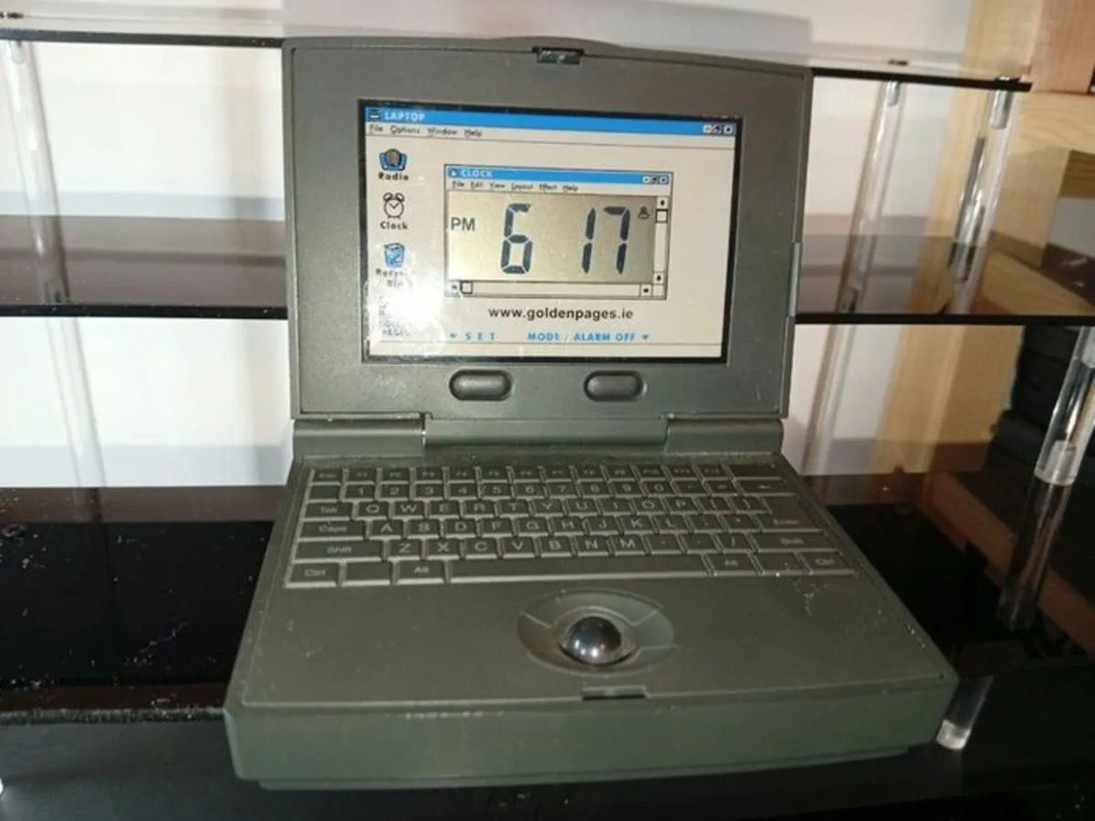 Novelty Laptop Shaped Radio Alarm Clock Good /c - Image 1