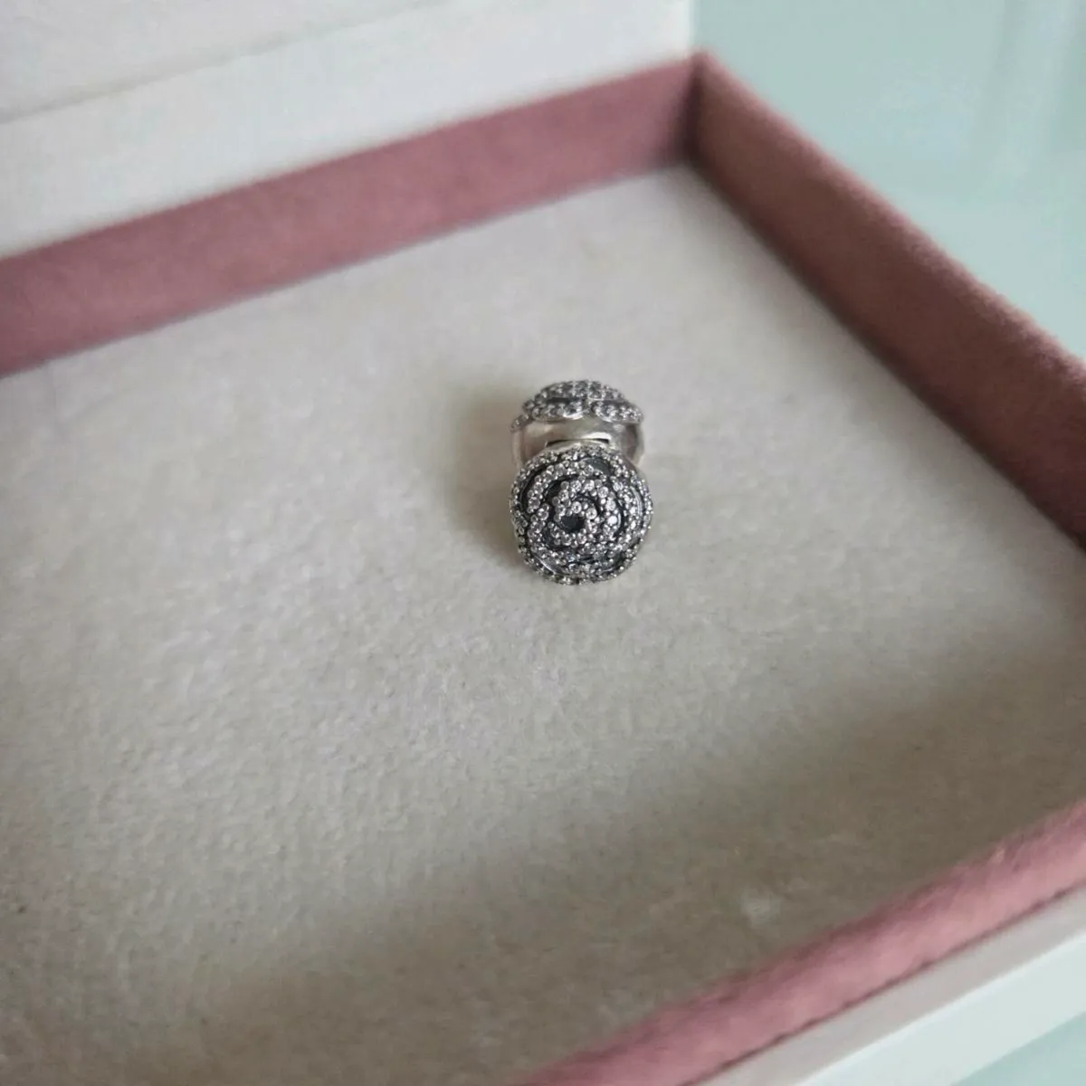 Pandora charm clip rose sparkly - Image 2