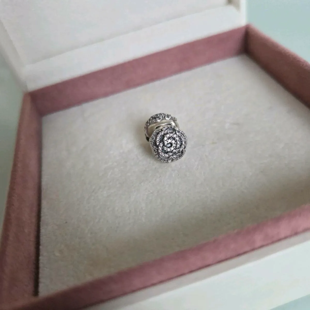 Pandora charm clip rose sparkly - Image 3