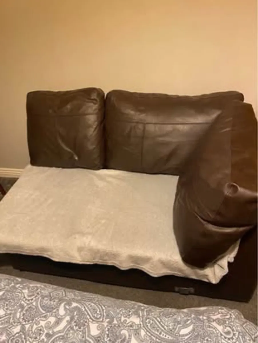 Corner couch - Image 1