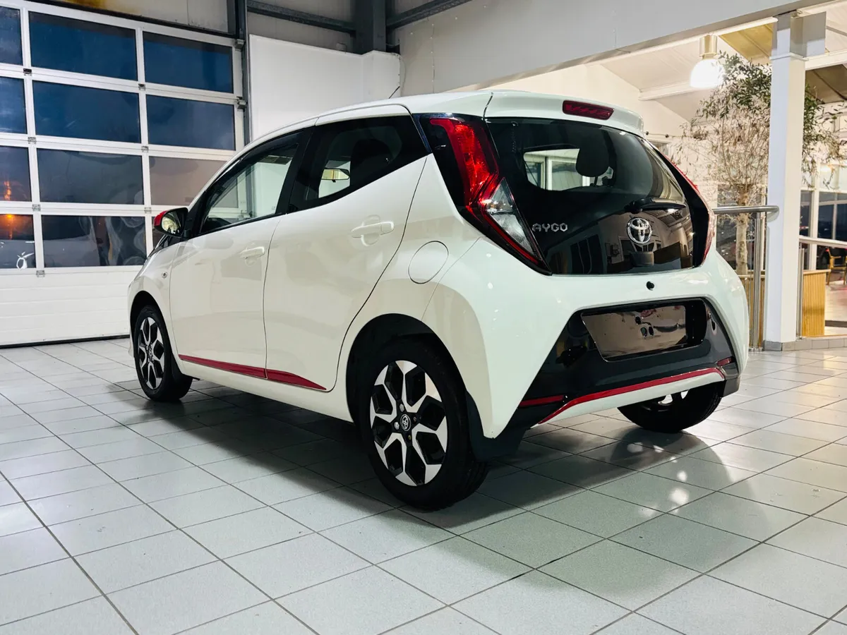 Toyota Aygo X Play 2018 - Image 3