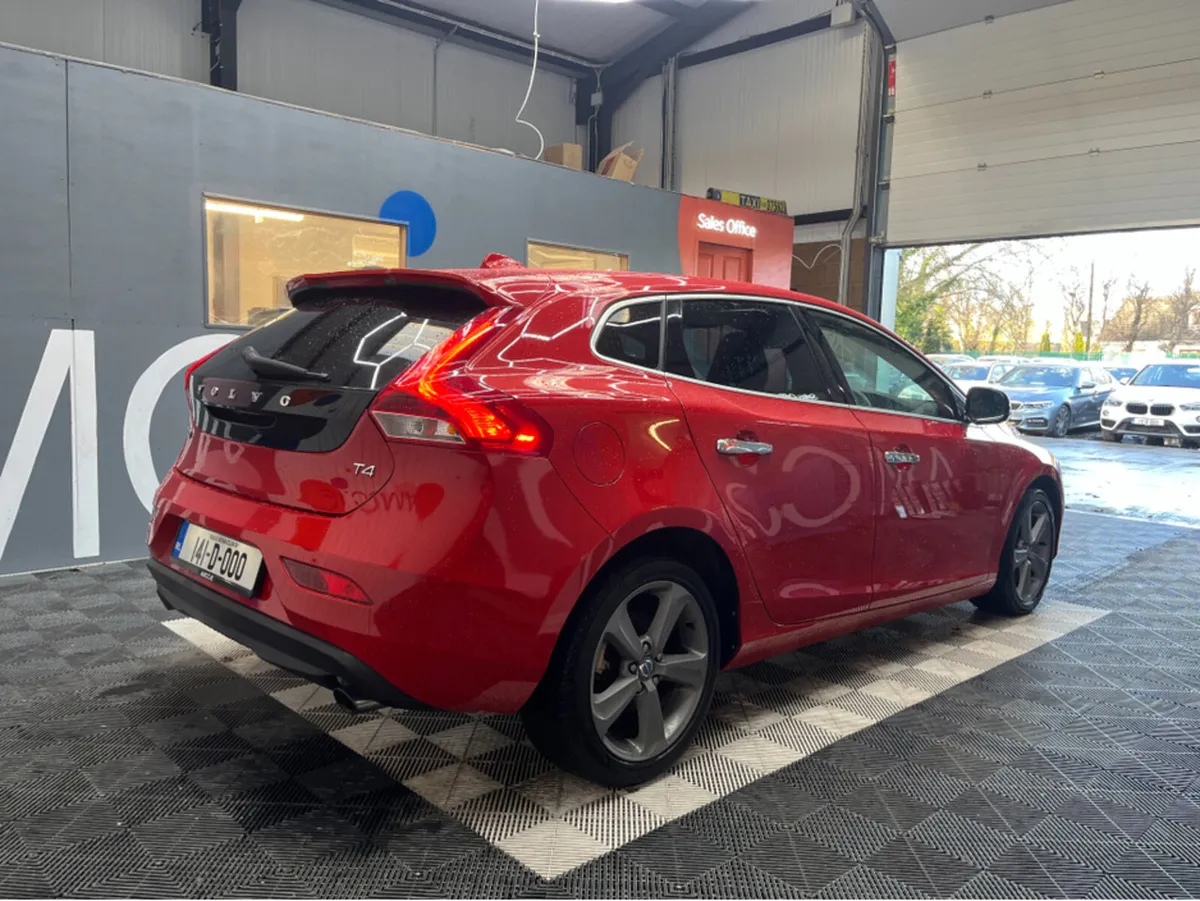 Volvo V40 €10950! 2014 VOLVO V40 AUTOMATIC / MEMOR - Image 2