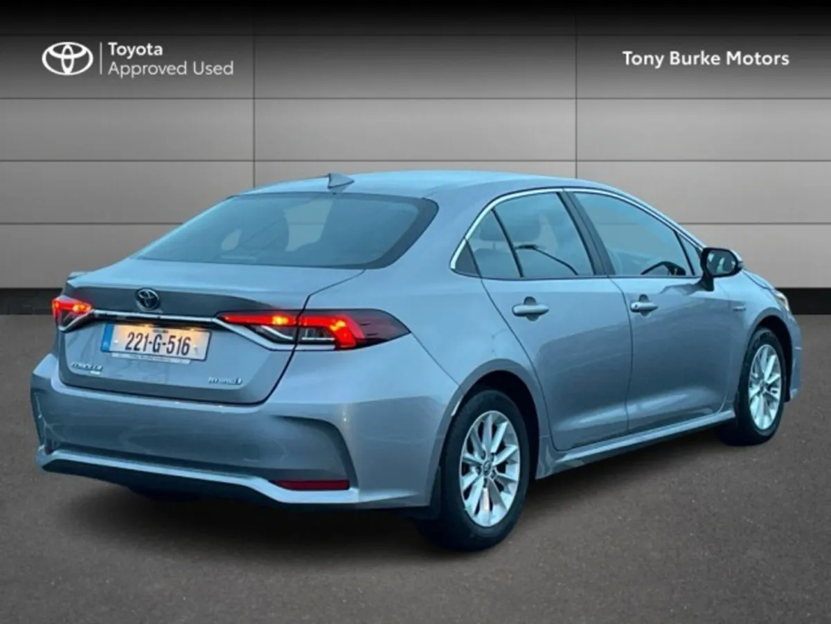 Toyota Corolla - Luna Edition - 1.8 Hybrid - Autom - Image 2