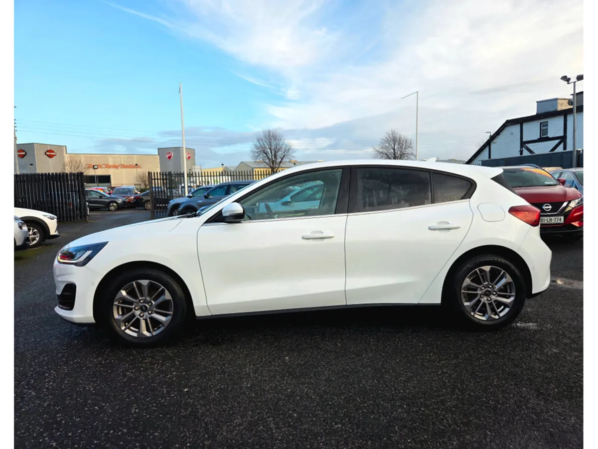 Ford Focus TITANIUM 1.0 ** 1 OWNER IRISH CAR ** FU - Image 4