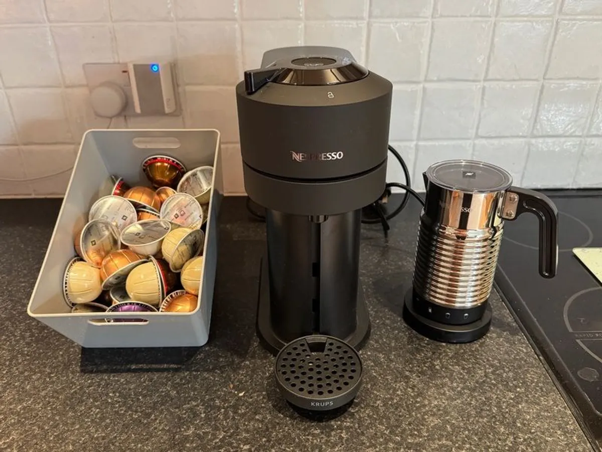 Nespresso Vertuo Next + Aeroccino 4 - Image 1