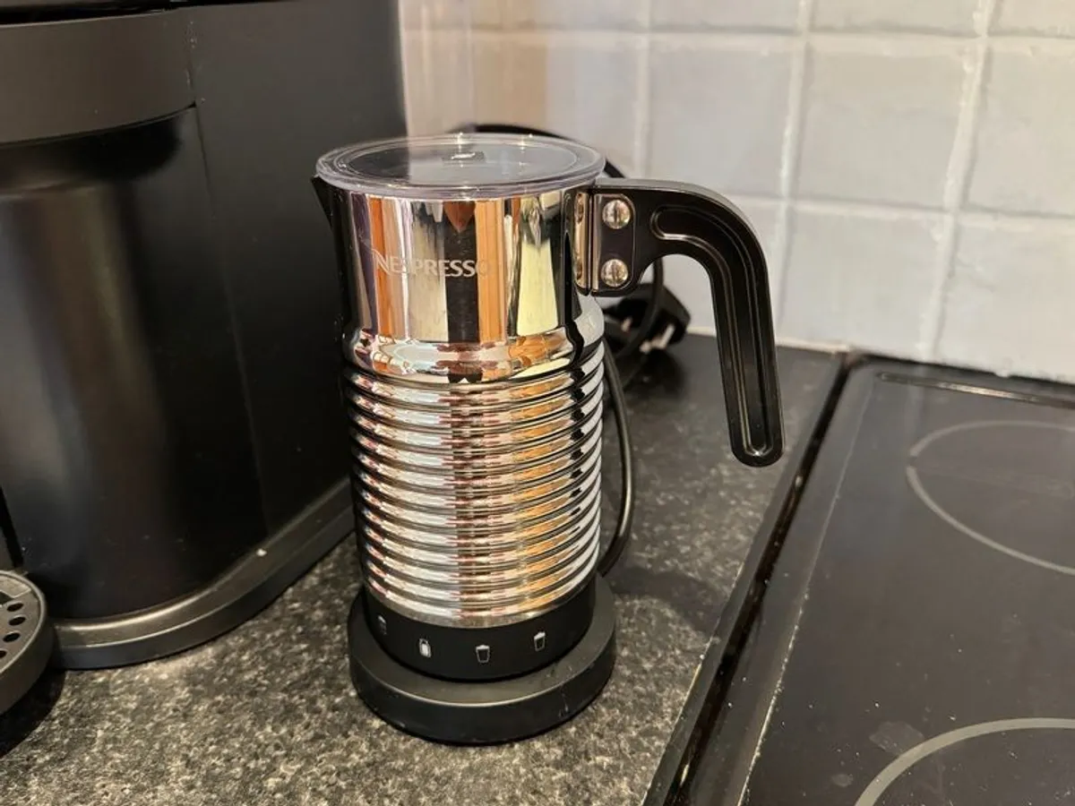 Nespresso Vertuo Next + Aeroccino 4 - Image 2