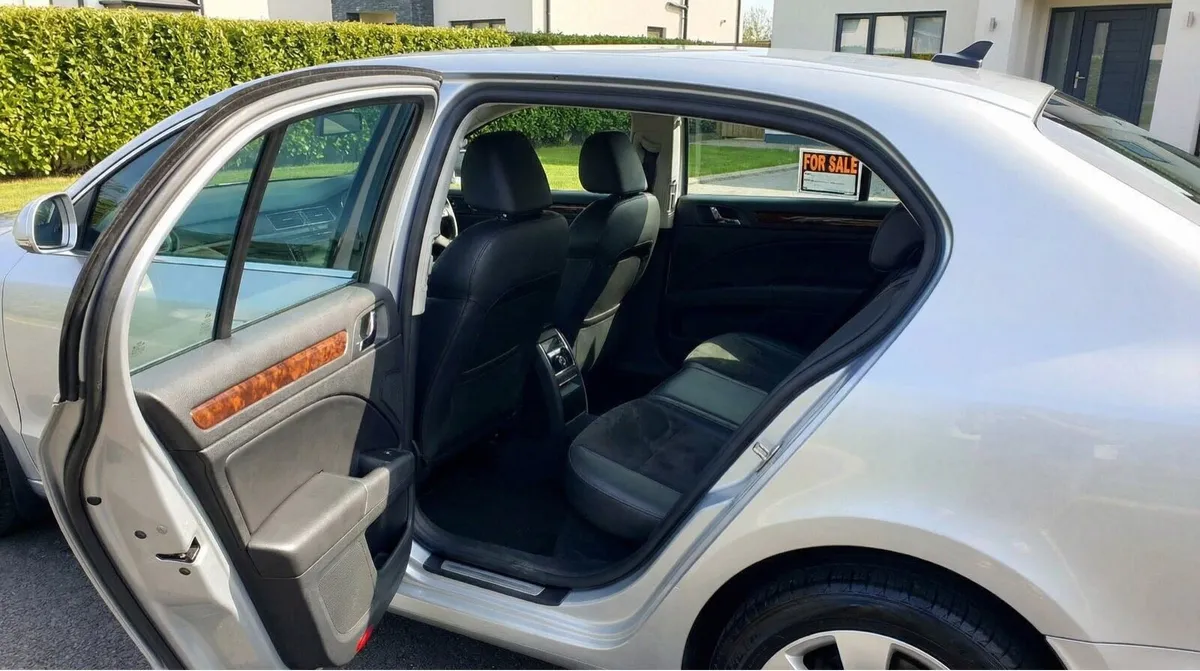 Skoda Superb Ambition 2.0 TDI DSG Auto - Image 3