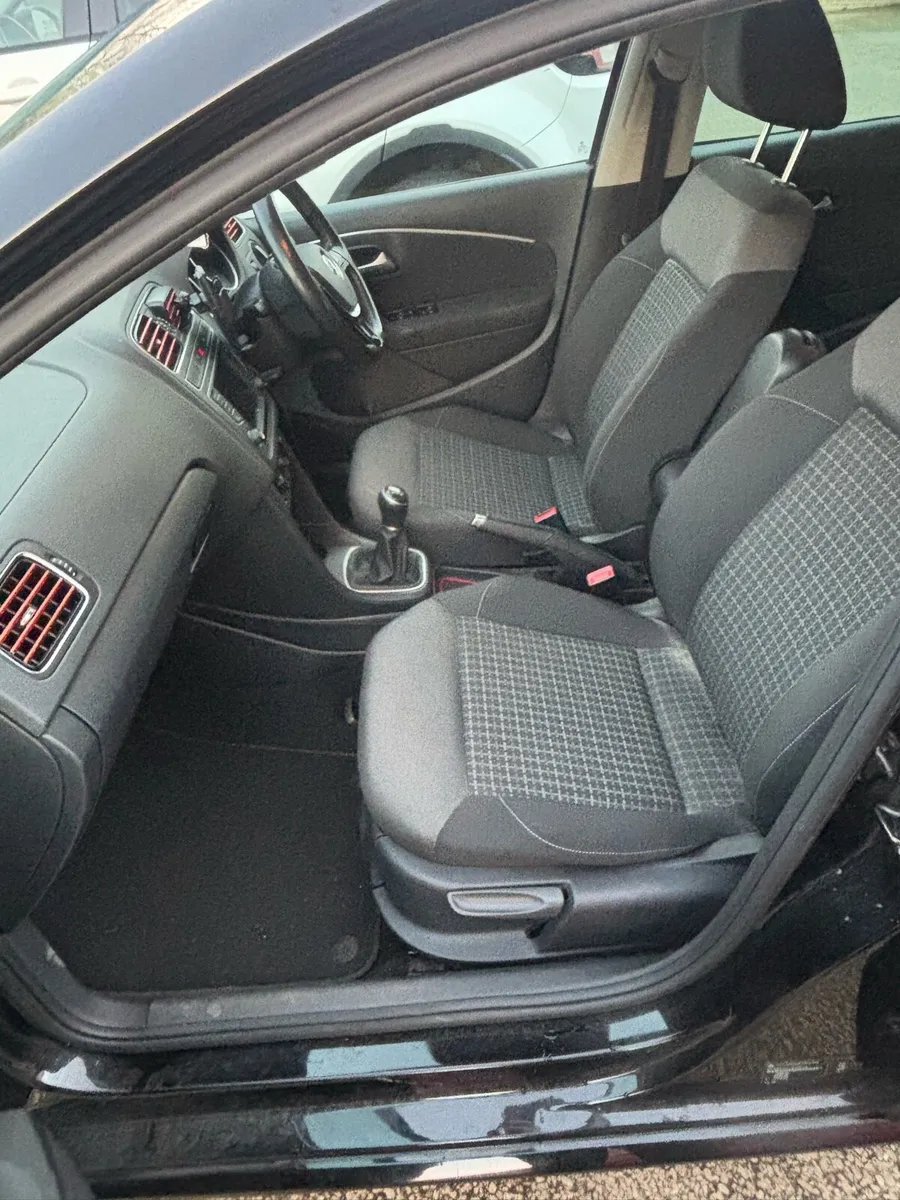 Volkswagen polo - Image 4