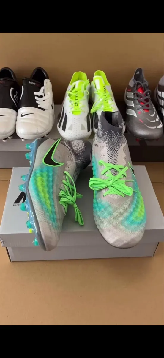 Nike Magista obra retro football boots - Image 1