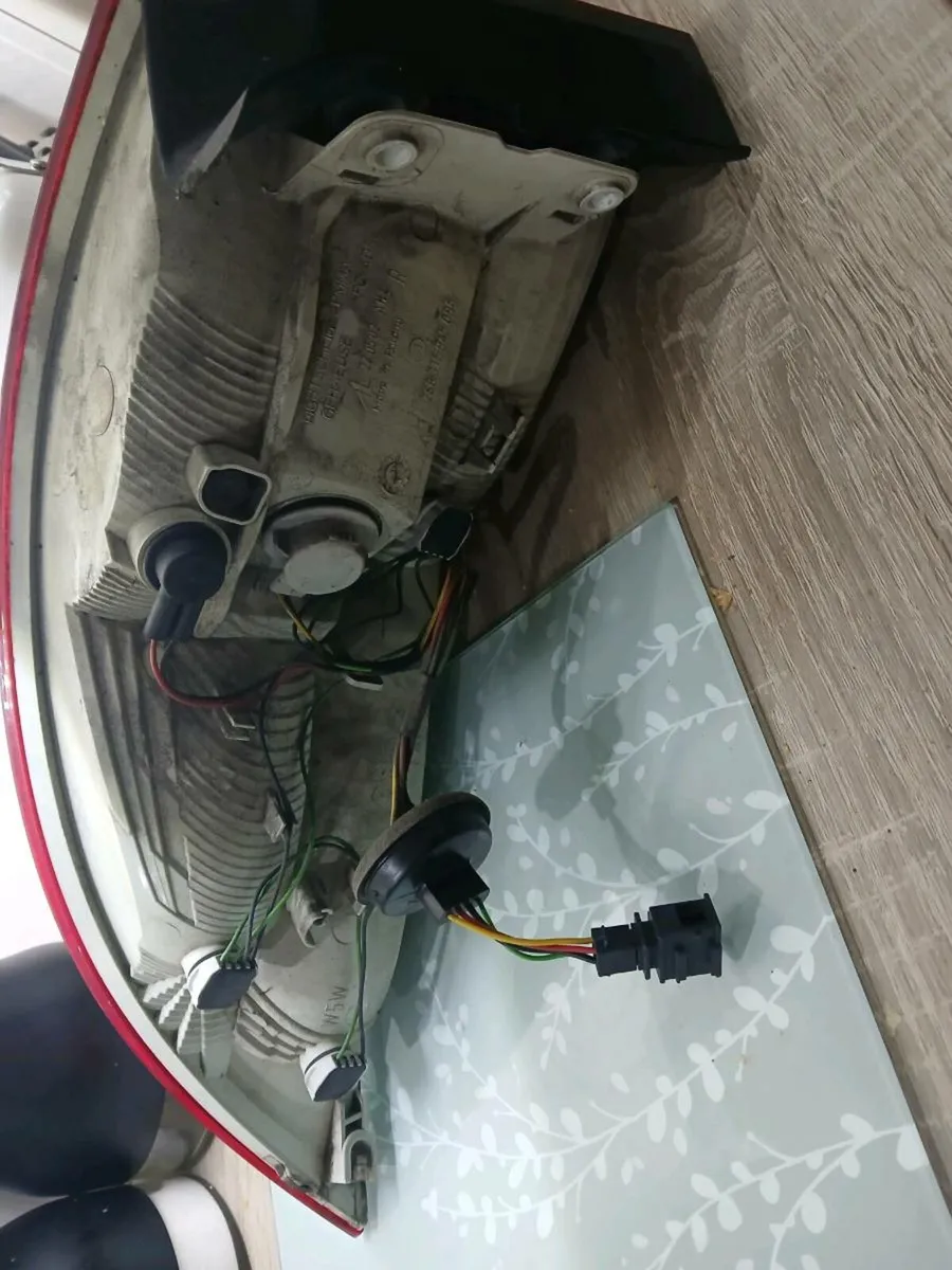 Skoda Superb Mk2 tail lights - Image 4