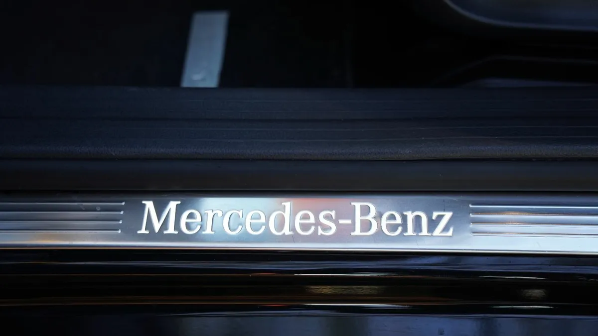 Mercedes-Benz A-Class 2015 - Image 1