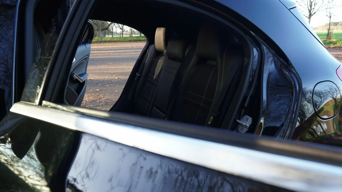 Mercedes-Benz A-Class 2015 - Image 4