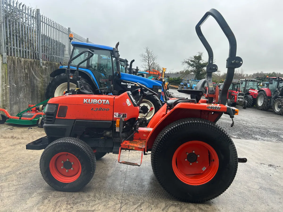 Kubota L3200 Compact Tractor - Image 4