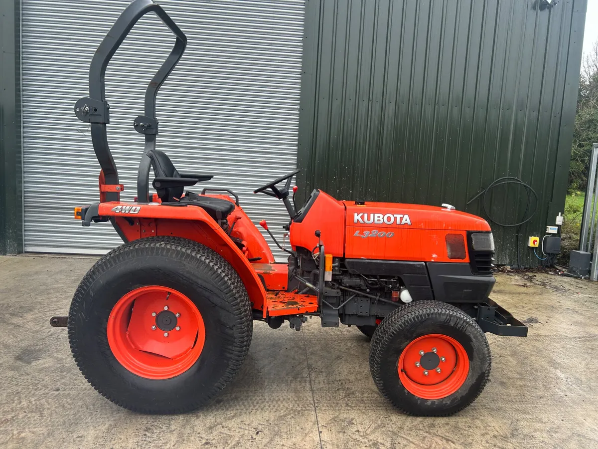 Kubota L3200 Compact Tractor - Image 2