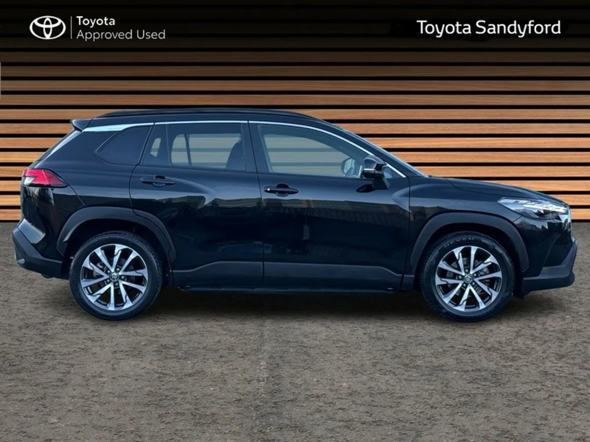 Toyota Corolla Cross 1.8 HYBRID SPORT // REAR CAME - Image 3
