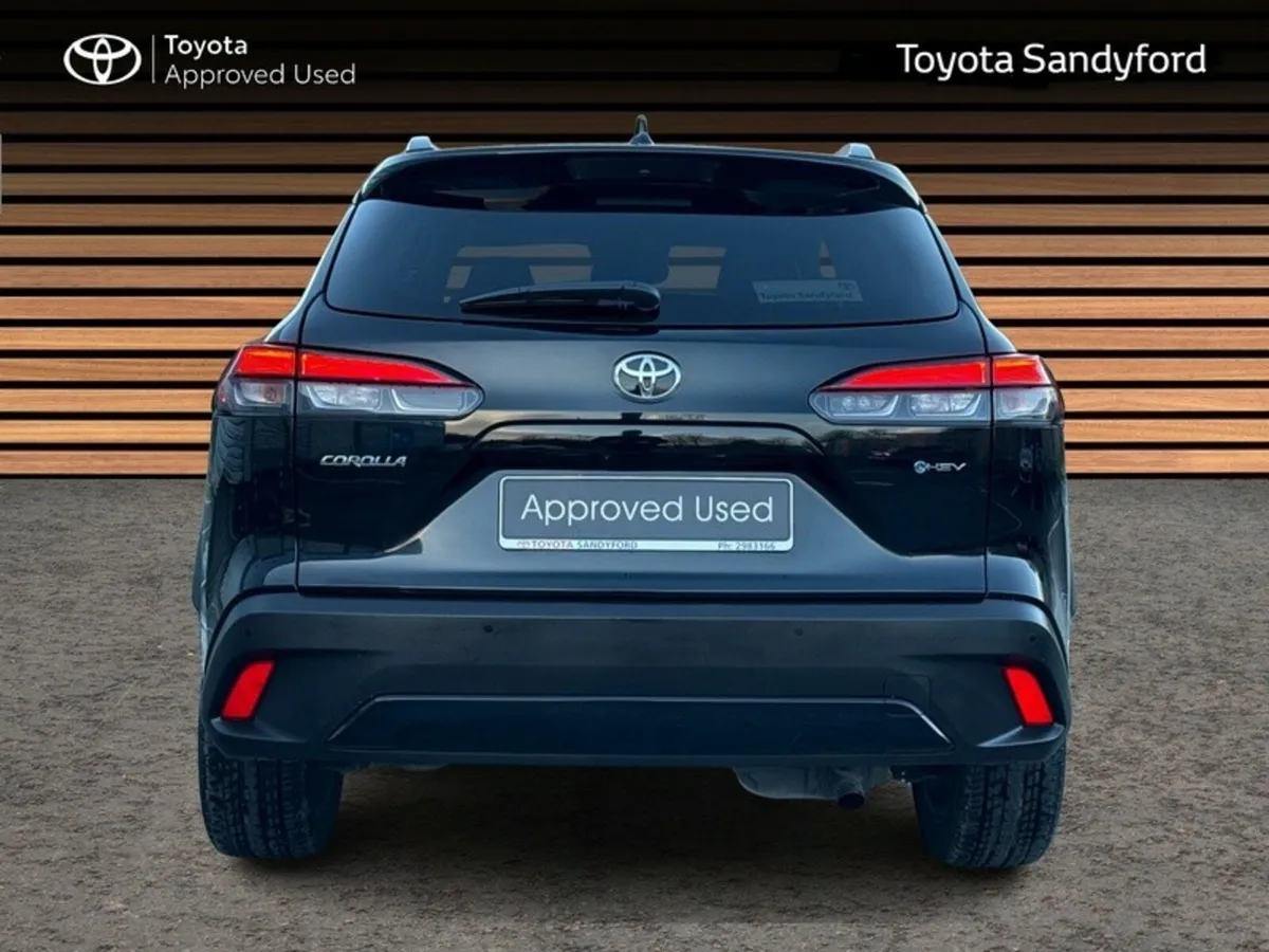 Toyota Corolla Cross 1.8 HYBRID SPORT // REAR CAME - Image 4