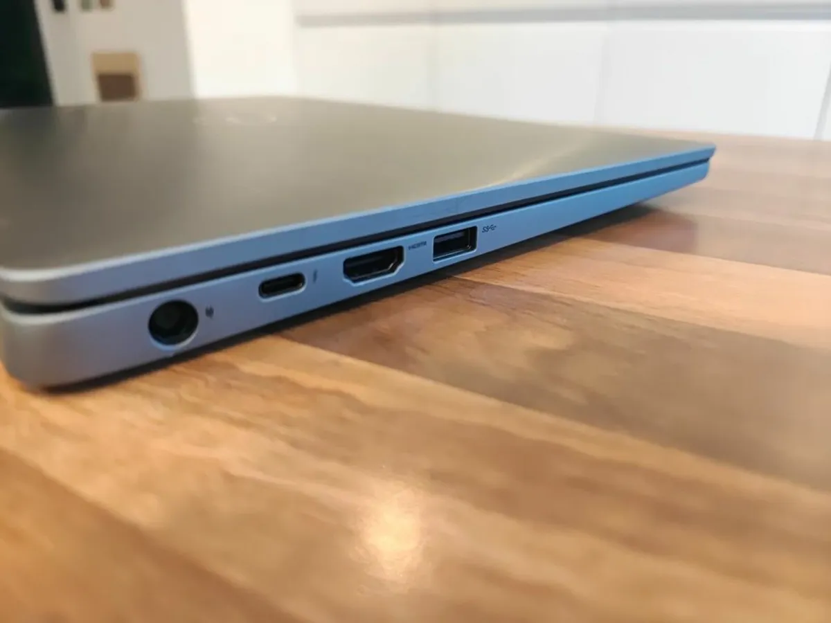 DELL Latitude 7400 | i5 | 16GB | 256GB | 14" Touch - Image 2