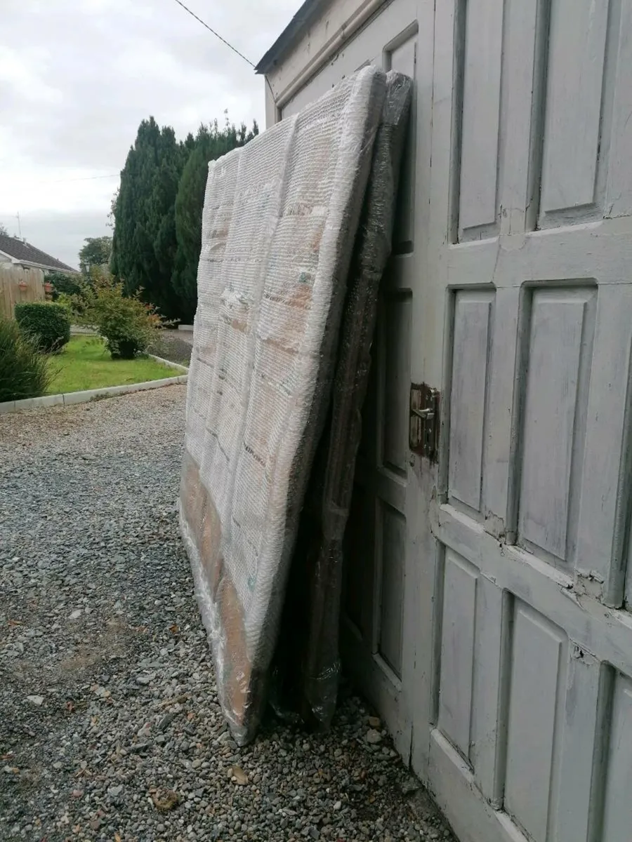 2 Wooden Garden Fences - Image 2