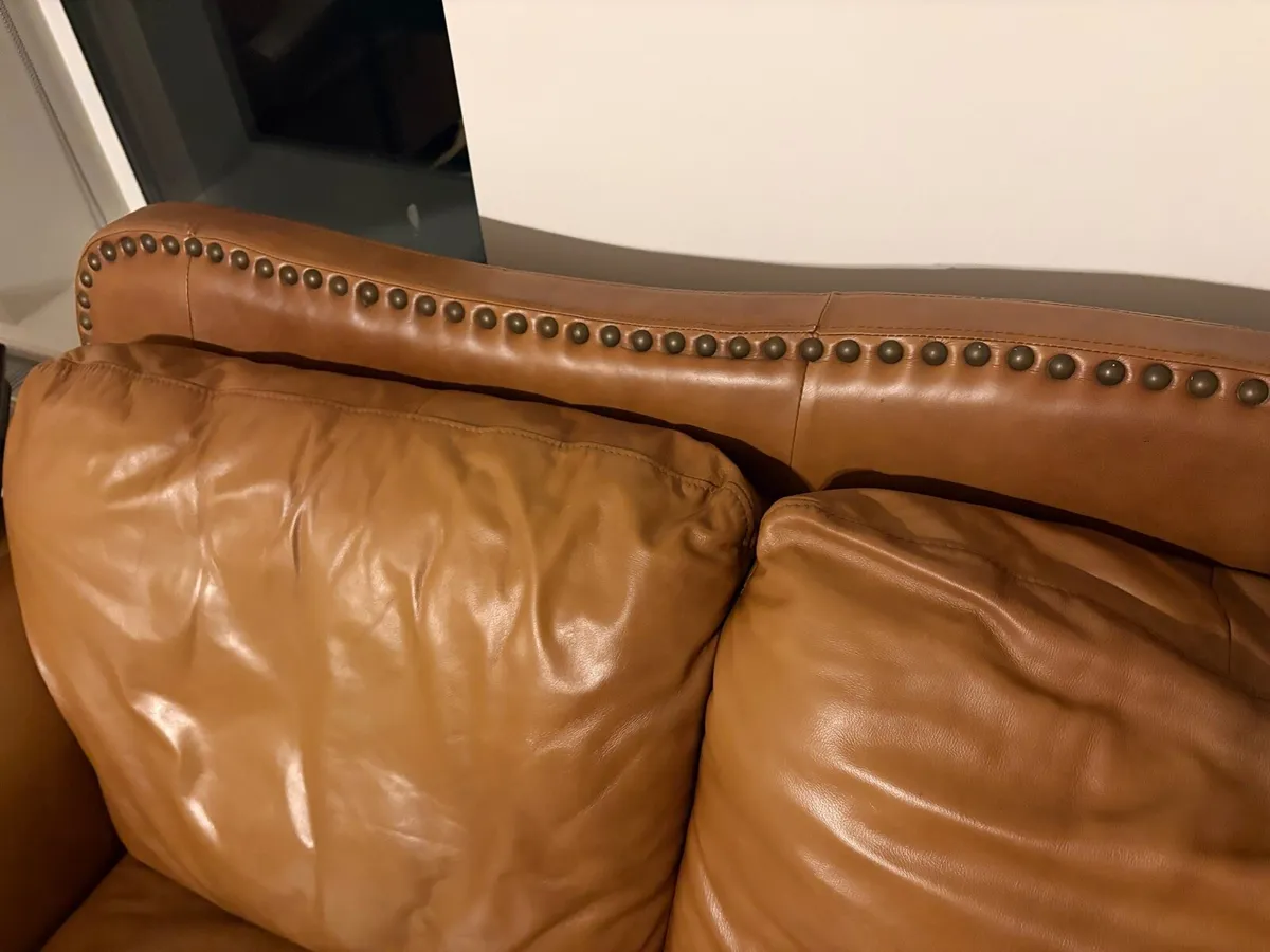Leather couches - Image 4