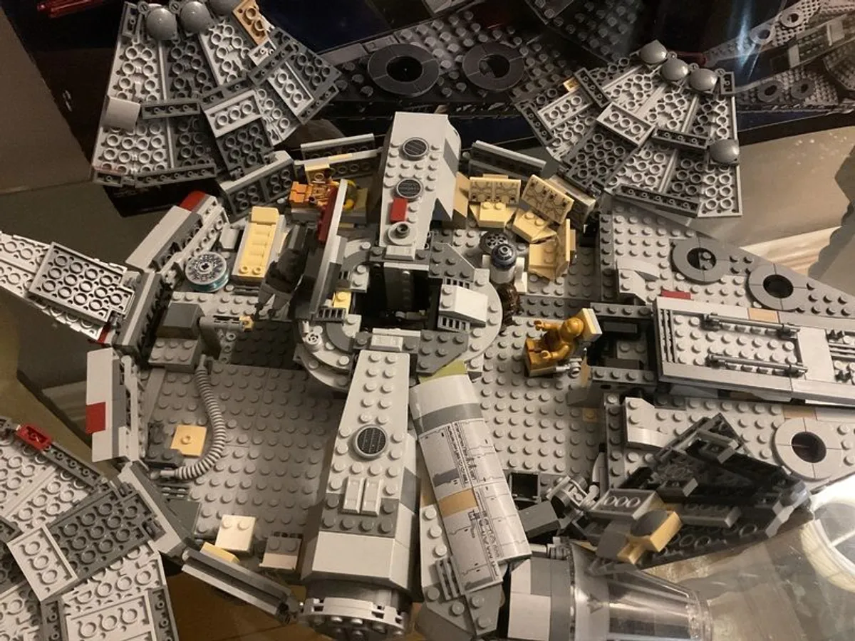 Lego Star-wars Millennium Falcon - Image 3